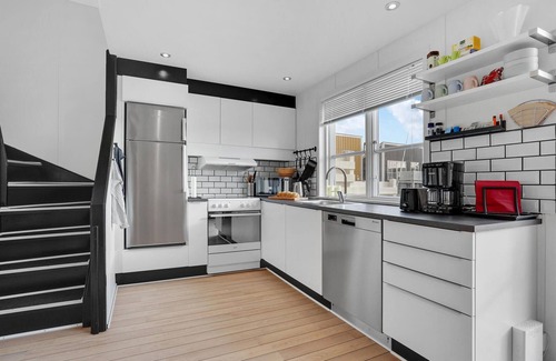 Øer Strand House | Enjoy Your Vacation by the Water with Top Amenities