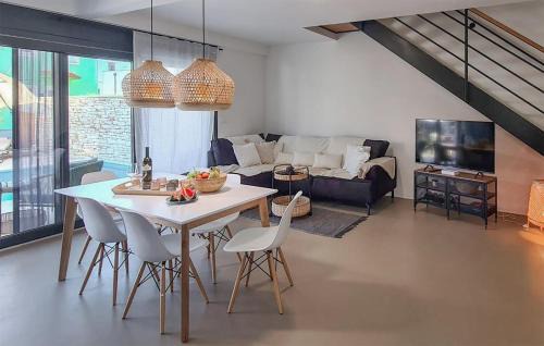 Fazana House | Inviting Home in Fazana with Pool and Family-Friendly Touches