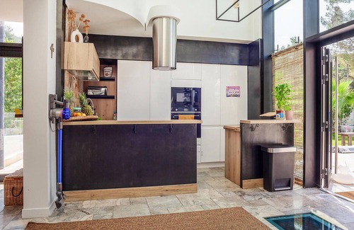 Gemenos House | Relax in a 4 Bedroom Retreat in Gémenos with Private Pool
