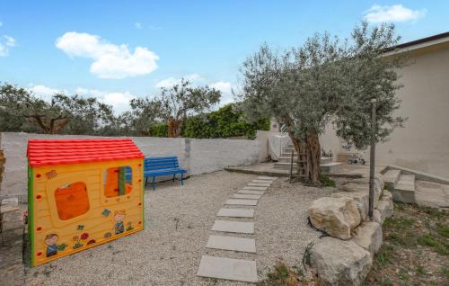 Giarratana House | Inviting Home in Giarratana with Pool and Kitchenette