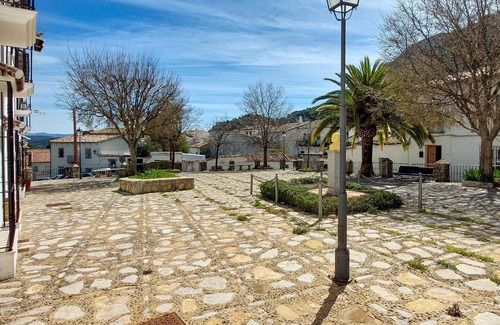 Grazalema House | Relaxing 3 Bedroom Retreat in Grazalema with Spa Access