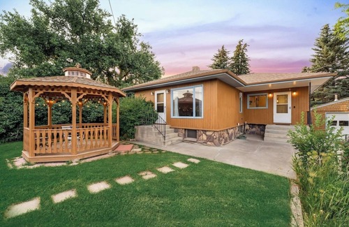 Great Falls House | Inviting Greatfalls Home: Pet-Friendly & Family Approved