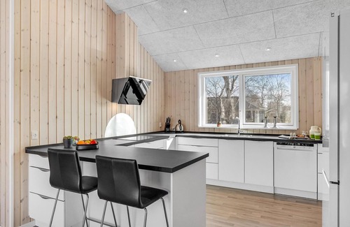 Grena Strand House | Cozy Danish Summer House in Grenaa with Ocean Views