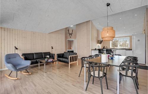 Grena Strand House | Comfortable Home in Grenaa with Family-Friendly Kitchen