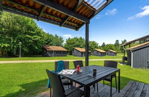 Hampen House | Unwind by Hampen Lake Surrounded by Nature's Beauty