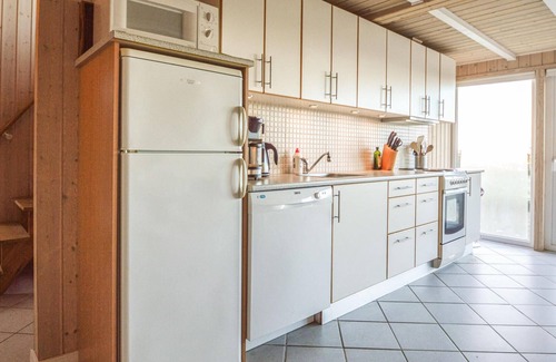 Bork Havn House | Spacious 3 Bedroom Retreat with Ocean Views in Hemmet