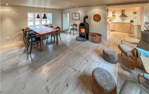 Hishult House | Welcoming Home in Hishult with Family and Pet Amenities