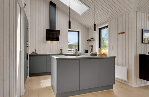 Horve House | Enjoy a Relaxing Vacation at Havnsø Strand Retreat
