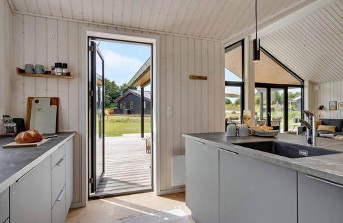 Horve House | Enjoy a Relaxing Vacation at Havnsø Strand Retreat