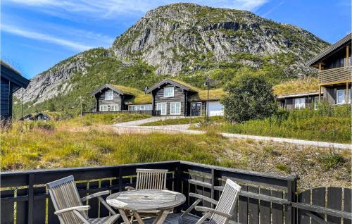 Hovden House | Cozy Retreat in Hovden I Setesdal with Family Kitchen