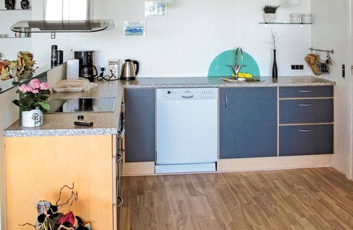 Knebel House | Spacious 3 Bedroom Retreat with Ocean Views in Knebel