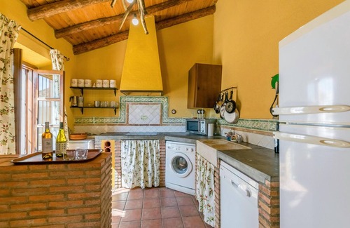 La Cardenchosa House | Relaxing Vacation Home with Private Pool in La Cardenchosa