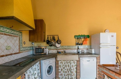 La Cardenchosa House | Relaxing Vacation Home with Private Pool in La Cardenchosa