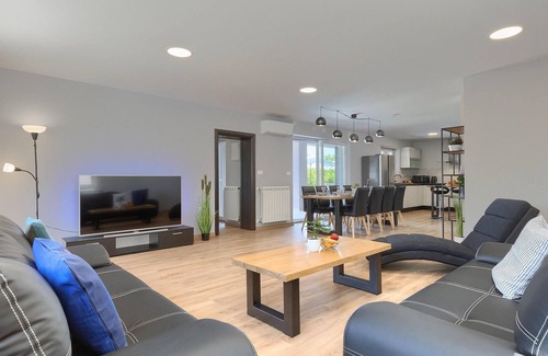 Marceljani House | Spacious 4 Bedroom Accommodation in Labin - Rabac