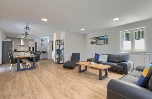 Marceljani House | Spacious 4 Bedroom Accommodation in Labin - Rabac