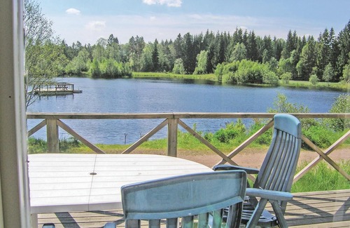 Langaryd House | Tranquil Cottage with Lake View and Rich Bird Life
