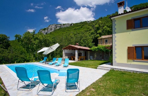 Lupoglav House | Discover Tranquility and Top Amenities for Your Getaway