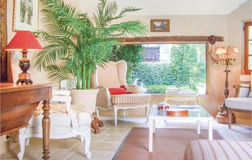 Lye House | Inviting Retreat in Lye with Pool for Families & Friends