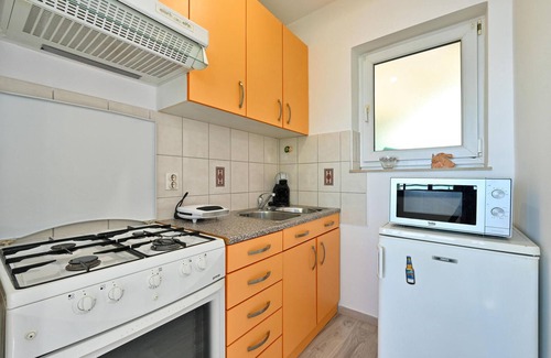 Novi Marof House | Delightful 4-Bedroom Retreat in Scenic Madzarevo
