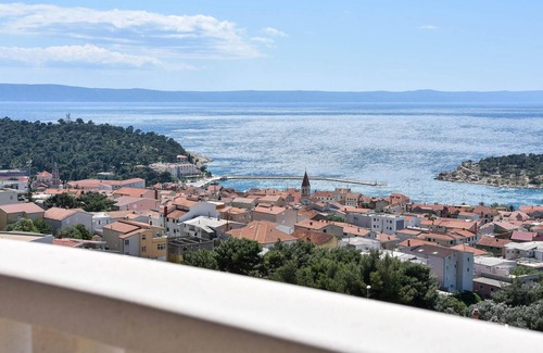 Moca House | Spacious 7 Bedroom Retreat with Ocean Views in Makarska