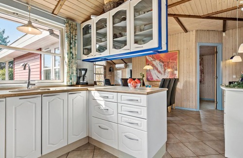 Beder Malling House | Ideal 3 Bedroom Retreat with Ocean View in Malling