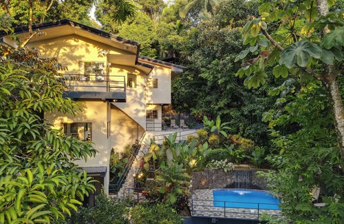 Manuel Antonio House | Relaxing 4BR Retreat in Manuel Antonio with Pool Access