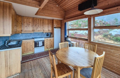 Masfjorden House | Cozy home in Masfjordnes with sauna