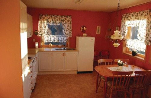 Kvinnherad House | Cozy Retreat Near Lake with Spa and Family Amenities