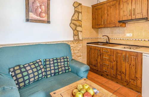Mecina Bombaron House | Cozy 1 Bedroom Retreat in Mecina Bombarón with Pool