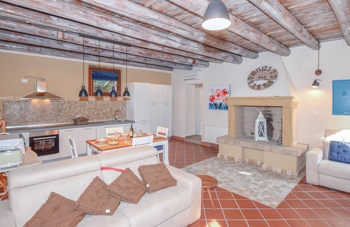 Monzambano House | Comfortable 1 Bedroom Stay with Spa in Monzambano