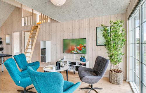 Houstrup House | Elegant Home in Nørre Nebel with WiFi and Pool Access