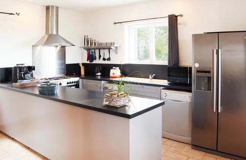 Orgnac-l'Aven House | Relaxing 3 Bedroom Retreat with Pool in Orgnac-l'Aven