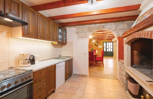Ostrvica House | Private Pool Oasis Near Catina Canyon - Guest Rated 10/10