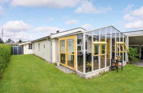 Hasmark Strand House | Steps from Hasmark Beach: Cozy Cottage with Ocean Views