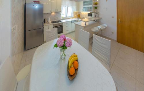 Zupa dubrovacka House | Exceptional 3 Bedroom Retreat in Plat with Pool Access