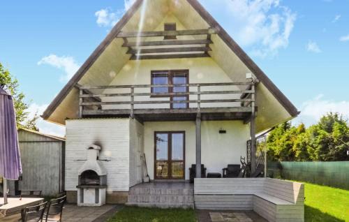 gmina Bedzino House | Inviting Retreat in Podamirowo with Scenic Lake Views