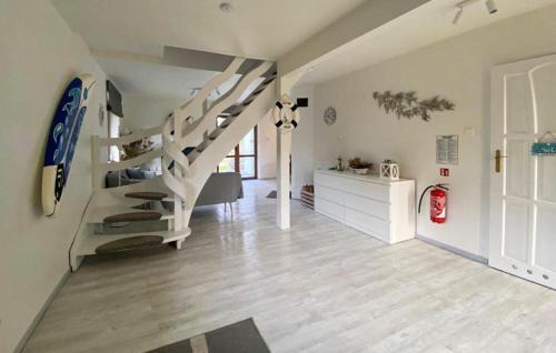 gmina Bedzino House | Inviting Retreat in Podamirowo with Scenic Lake Views
