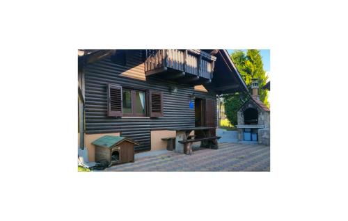 Prezid House | Inviting Home in Prezid with Wifi and Hot Tub Access