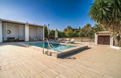 Puente Genil House | Explore a Cozy Cottage by Nature Reserve with Pool & Spa