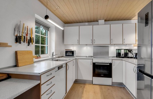 Kongsmark House | Experience a Relaxing Getaway with Pool and Spa Amenities