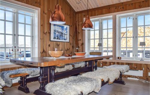 Atra House | Inviting Home in Rjukan with Breathtaking Mountain Views