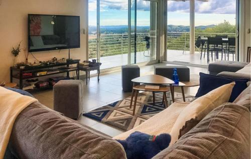 Rochefort-du-Gard House | Cozy Home In Rochefort-Du-Gard