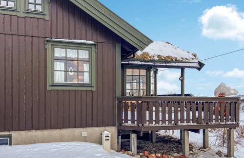 Vikna House | Cozy Island Retreat with Oceanfront Views and Spa Access