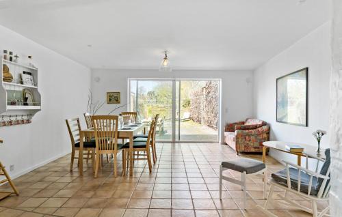 Rudkobing House | Cozy Home in Rudkbing with Kitchen for Families