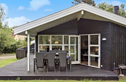 Spodsbjerg House | Explore a Cozy Wooden Holiday Home with Ocean Views