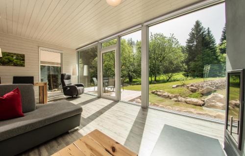 Ruhla House | Inviting Home in Ruhla with Kitchen for Family Fun