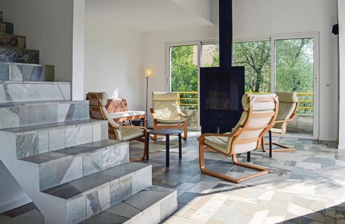 San-Giuliano House | Family Retreat: 4-Bedroom Stay with Oceanfront Views