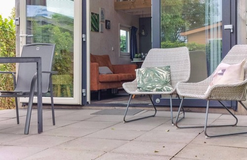 Sint-Annaland House | Cozy 1 Bedroom Retreat with Ocean Views in Sint-Annaland