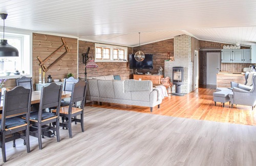Sjusjoen House | Experience Nature in a Cozy Wooden Cottage Retreat