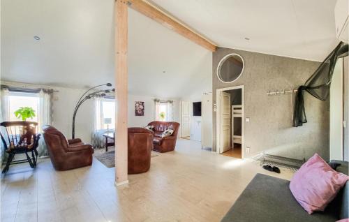 Skaerhamn House | Welcoming Home in Skrhamn with Wifi & Family Friendly Amenities